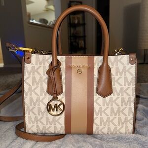 Micheal Kors Crossbody/Satchel